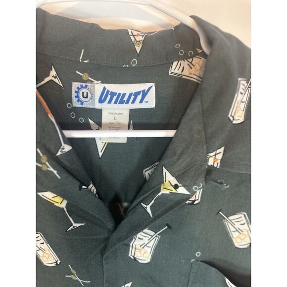 Men’s Utility 100% Rayon Large Party Green Short Sleeve Shirt Button Up Cocktail - Picture 5 of 9